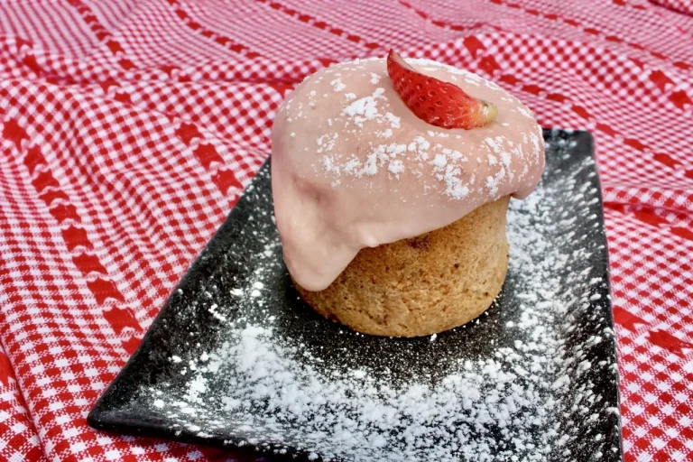 Strawberry+Cream+Cake+Photo-1280w